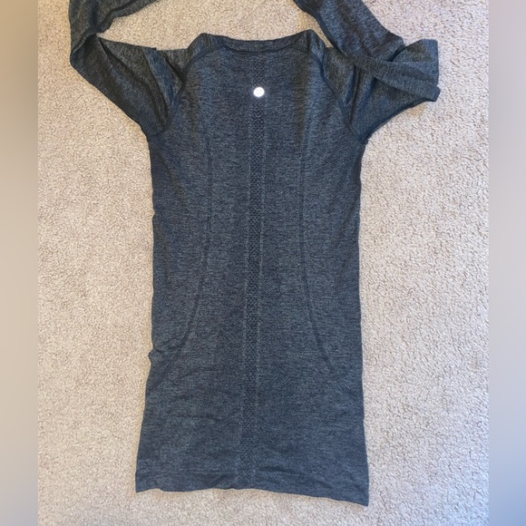 Lululemon Swiftly Tech Long Sleeve - Picture 6 of 9